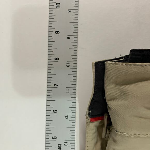 Gill 4 NEW Womens UV Tec Sailing Shorts Khaki 9" Inseam Outdoor Travel Active - Picture 8 of 9